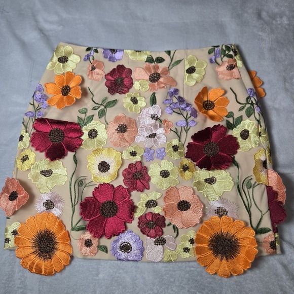 The Pants Store Endless Rose Floral Embroidered Mini Skirt Medium NWT - Picture 5 of 8